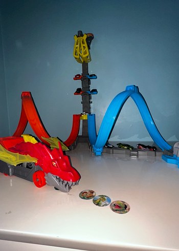 Renkli Hot Wheels Yarış Seti - Görsel 4