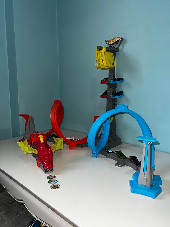 Renkli Hot Wheels Yarış Seti - Görsel 2