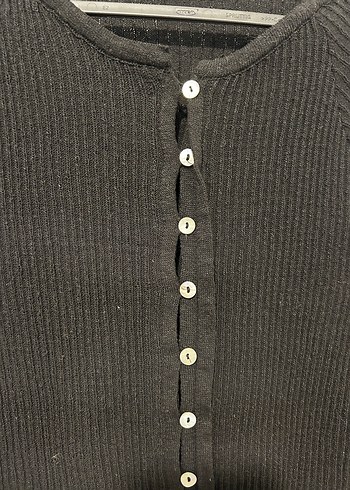 Düğmeli Siyah Kadın Kısa Hırka - Görsel 4