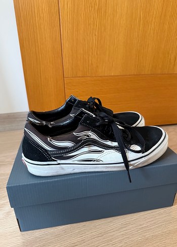 Vans 42