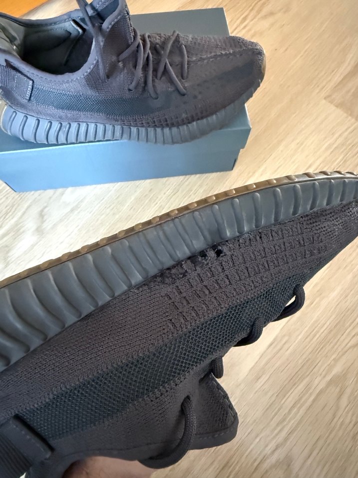Yeezy Boost 350 V2 Erkek Sneaker - Görsel 4