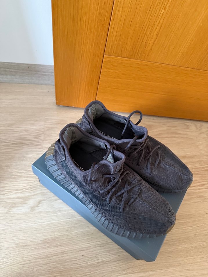 Yeezy Boost 350 V2 Erkek Sneaker - Görsel 2