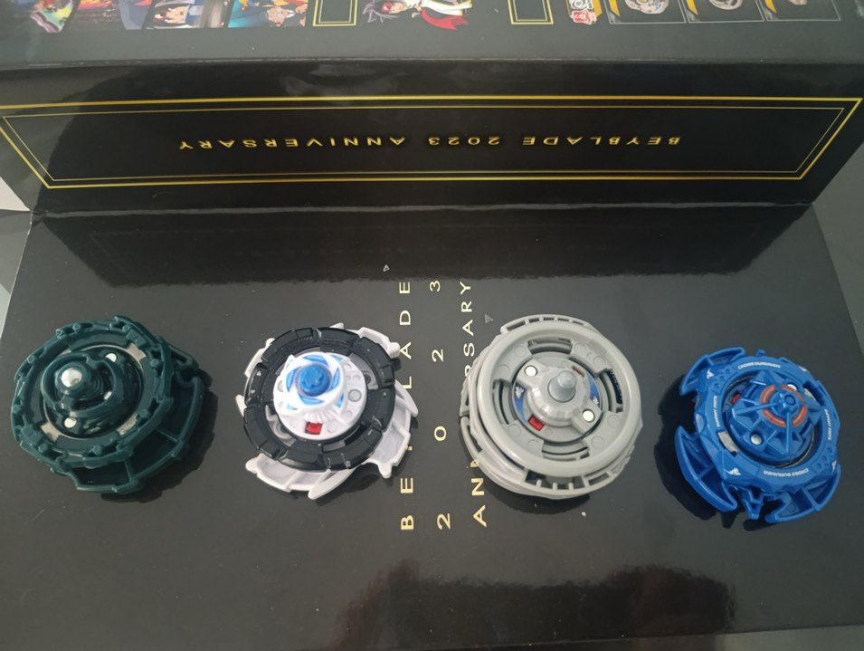 Beyblade 2023 Anniversary Edition V2 Set - Görsel 4