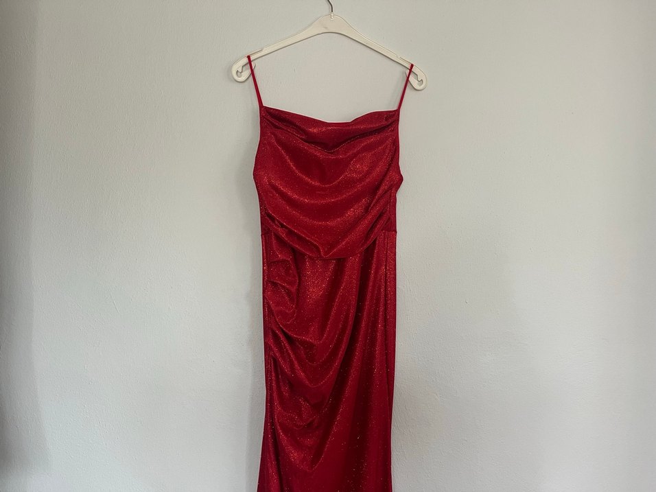 Kırmızı Uzun Drapeli Kadın Abiye - Görsel 2