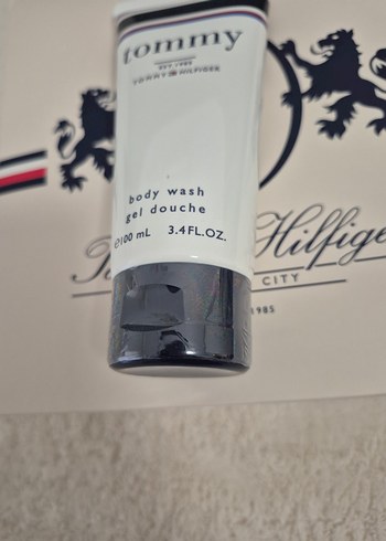 Sıfır Tommy Hilfiger Erkek Duş Jeli - Görsel 3