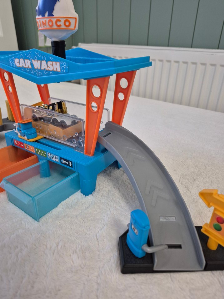 Disney Cars Dinoco Araba Yıkama Seti - Görsel 5