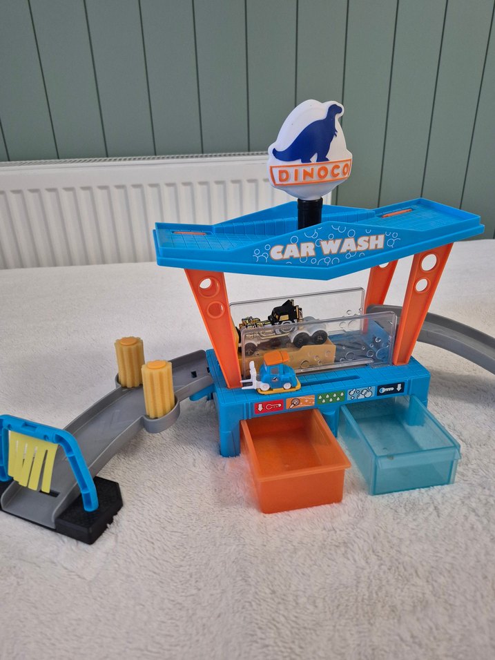 Disney Cars Dinoco Araba Yıkama Seti - Görsel 3