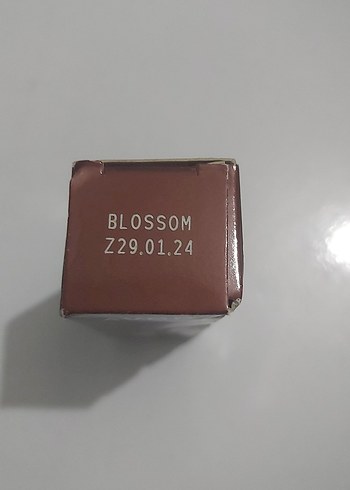 Bej Parlak Dudak Parlatıcısı - AVON - Görsel 2