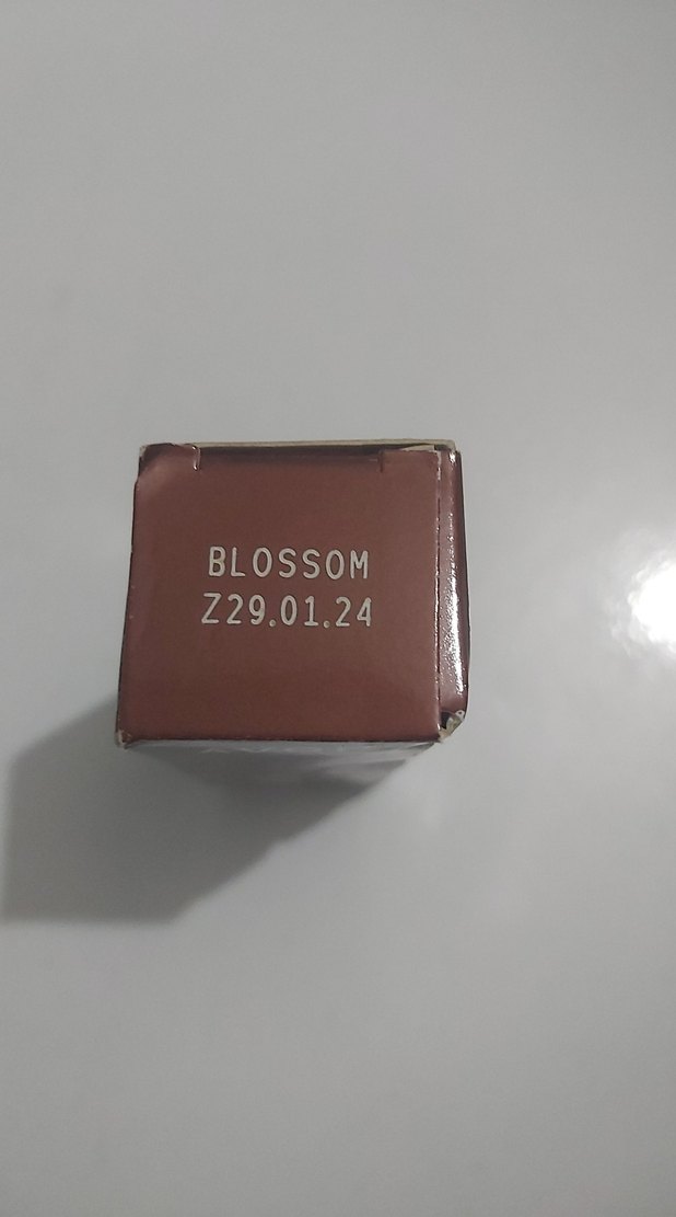 Bej Parlak Dudak Parlatıcısı - AVON - Görsel 2