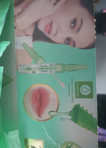 Yeşil Pastel Dudak Bakım serumu - Görsel 3