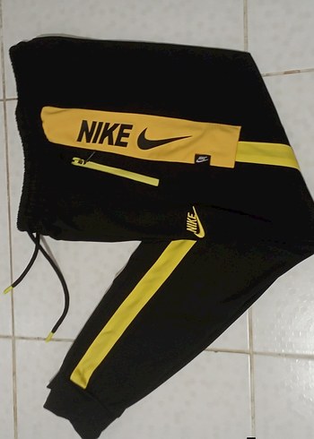 Nike Siyah Sarı Fermuarlı Erkek Eşofman Altı - Görsel 2