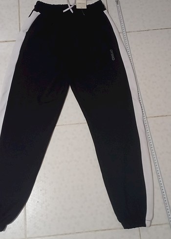 Gri ve Siyah Erkek Spor Eşofman Altı - Görsel 2