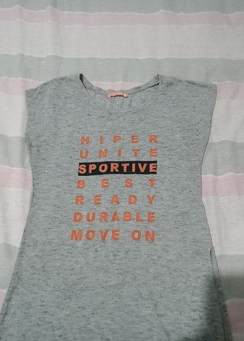 Gri V Yaka Kız Tişörtü Spor Desenli - Görsel 3