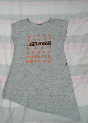 Gri V Yaka Kız Tişörtü Spor Desenli - Görsel 2