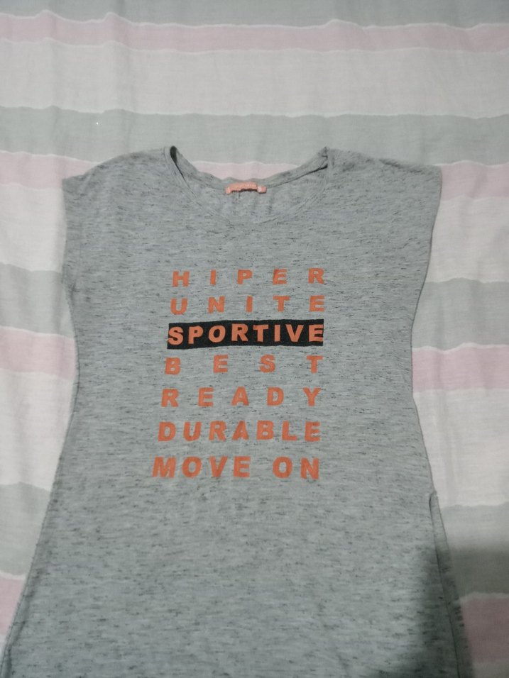 Gri V Yaka Kız Tişörtü Spor Desenli - Görsel 3