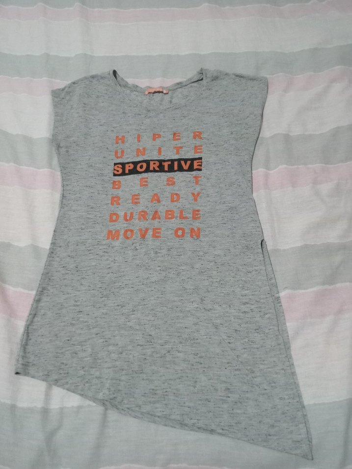 Gri V Yaka Kız Tişörtü Spor Desenli - Görsel 2