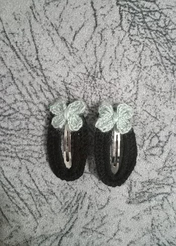 Gri Örgü Çiçekli Çocuk Toka Seti - Görsel 3