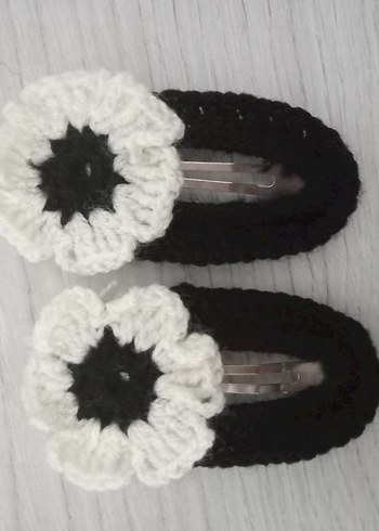 Çiçek Desenli Siyah Örgü Çocuk Toka - Görsel 2