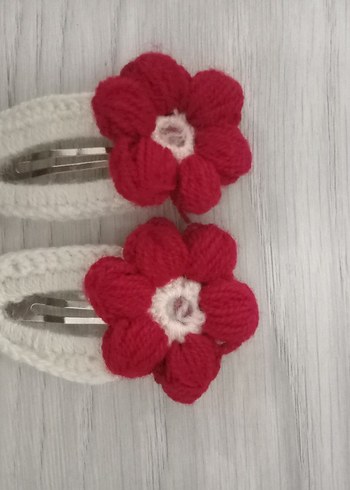 Beyaz Örgü Çiçekli Çocuk Toka Seti - Görsel 2