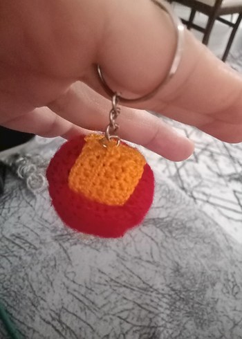 Renkli Örgü Galatasaray Anahtarlık - Görsel 2