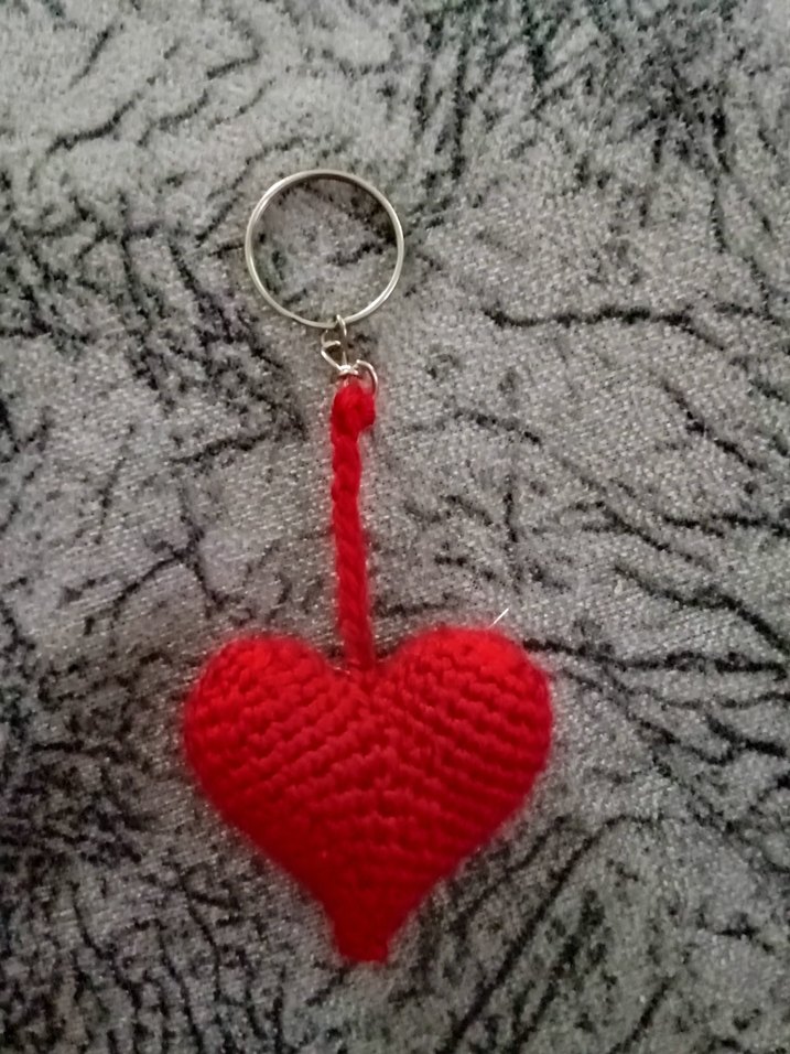 Örgü Kalp Anahtarlik - Görsel 3