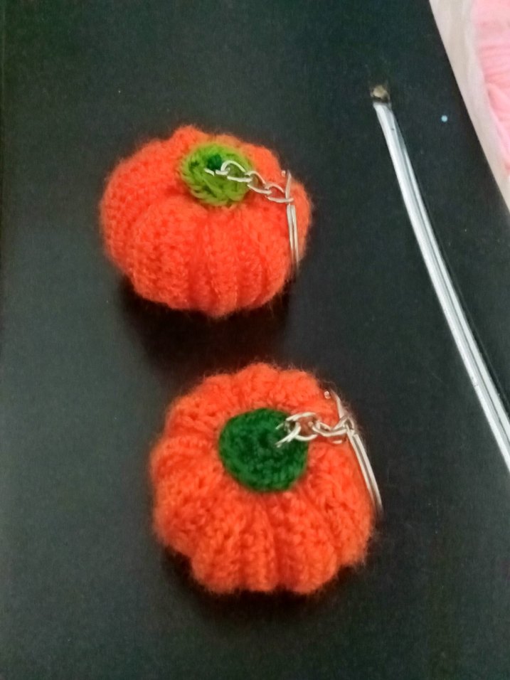 Örgü Turuncu bal kabağı anahtarlık - Görsel 2