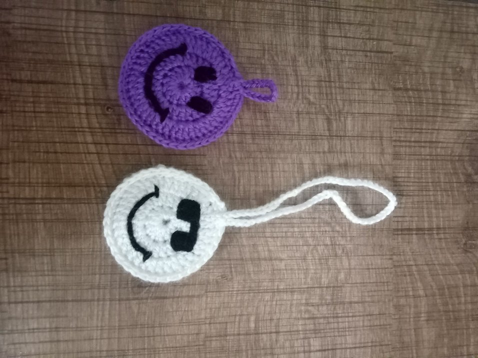 Renkli Örgü Kadın Anahtarlık - Görsel 3