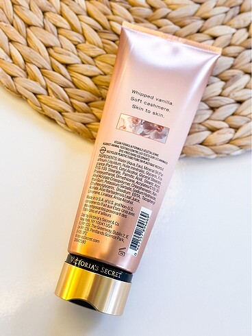Victoria s Secret Victorias Secret Bare Vanilla Losyon