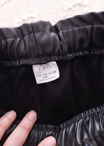 Kız Çocuk Siyah Deri Fırfırlı Etek - Görsel 3