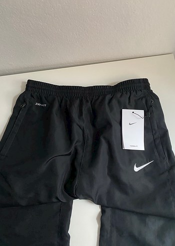 Nike Siyah Fermuarlı Paraşüt Eşofman Altı - Görsel 2