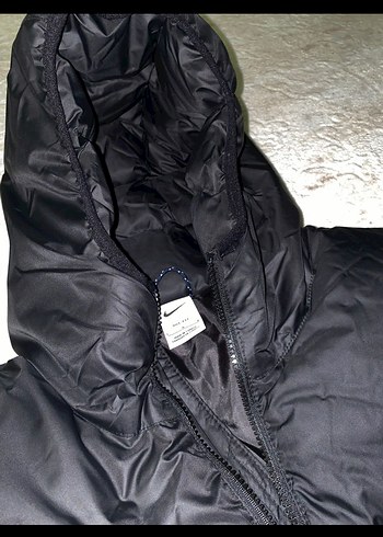 Nike Siyah Kapüşonlu Erkek Mont - Görsel 2