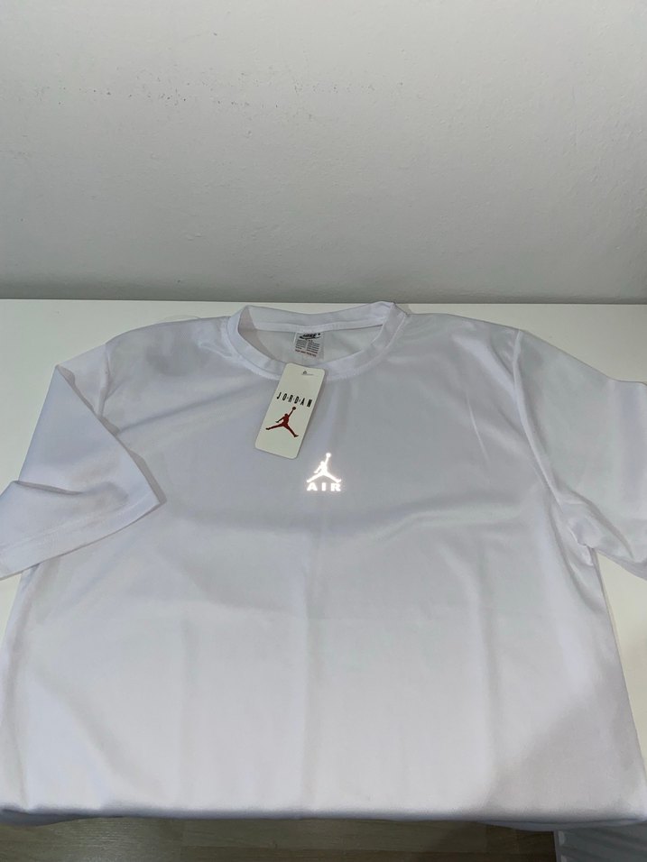 Jordan etiketli tshirt - Görsel 2