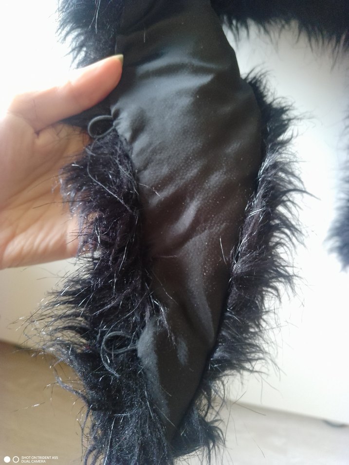 Siyah Kürk Detaylı Midi Kadın Peluş - Görsel 2