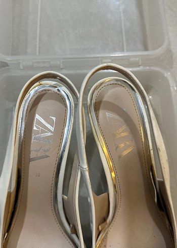 Beyaz Tokalı Stiletto Kadın Ayakkabı - Görsel 2