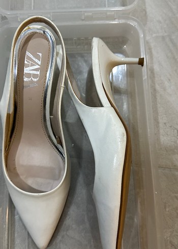 Beyaz Tokalı Stiletto Kadın Ayakkabı - Görsel 3