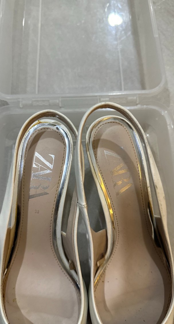 Beyaz Tokalı Stiletto Kadın Ayakkabı - Görsel 2