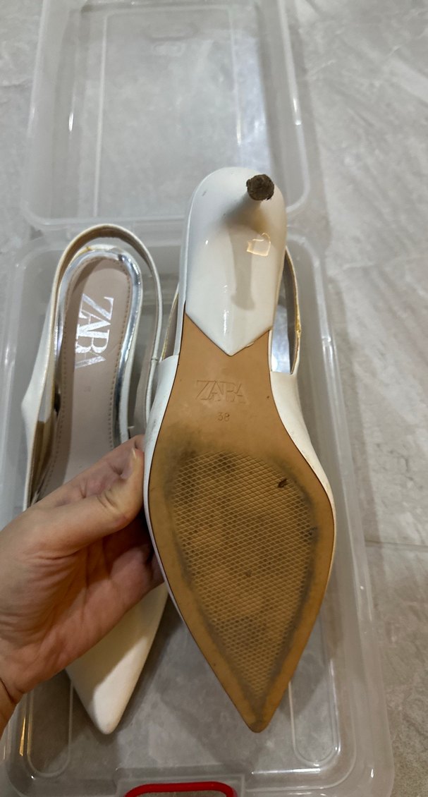 Beyaz Tokalı Stiletto Kadın Ayakkabı - Görsel 4