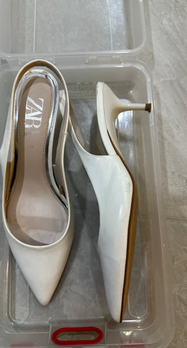 Beyaz Tokalı Stiletto Kadın Ayakkabı - Görsel 3