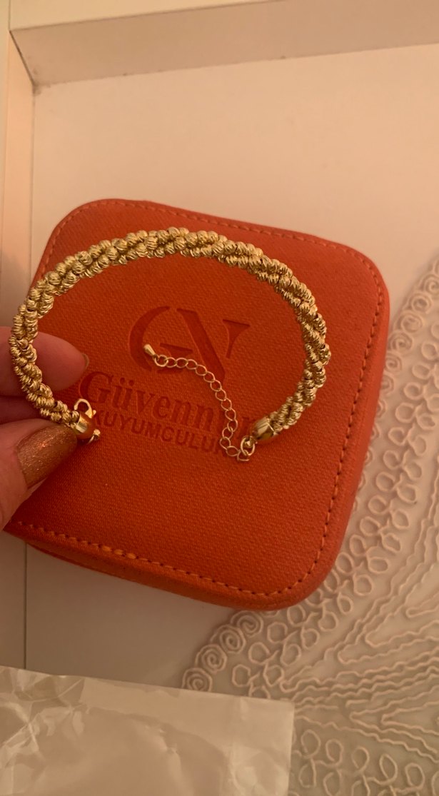 Zincir Detaylı Altın Renkli Kadın Bileklik - Görsel 2