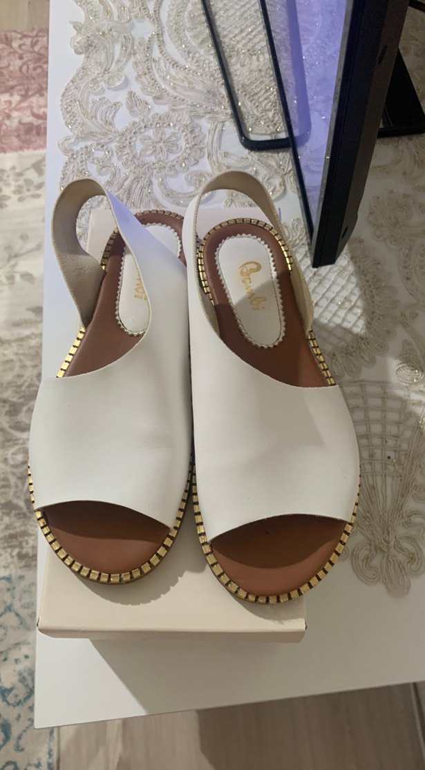 Beyaz Deri Kadın Dolgu Topuk Sandalet - Görsel 2