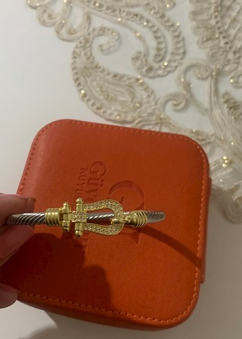 Altın Renkli Tokalı Kadın Bileklik - Görsel 2