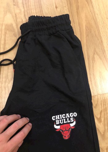 Siyah Chicago Bulls Baskılı Rahat Kadın Eşofman Altı - Görsel 2