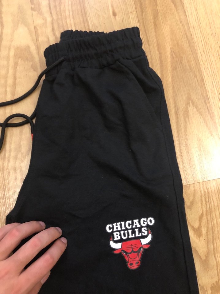 Siyah Chicago Bulls Baskılı Rahat Kadın Eşofman Altı - Görsel 2