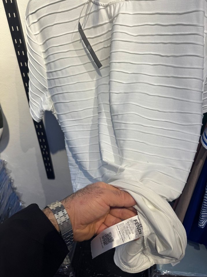 Fendi Beyaz Pilili Erkek Tişört - Görsel 2