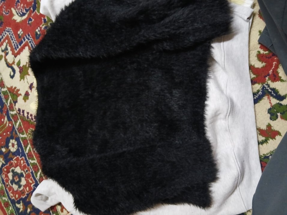 Peluş Detaylı Siyah Uzun Kollu Kadın Kazak - Görsel 2