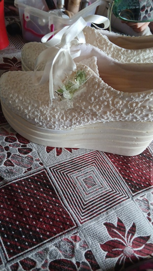 Dantel İşlemeli Beyaz Dolgu Topuklu Kadın Spor Ayakkabı - Görsel 2