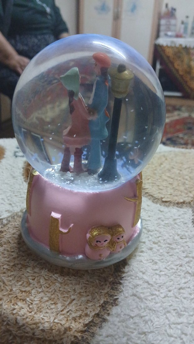 Pembe Renkli Figürlü Kar Küresi - Görsel 4