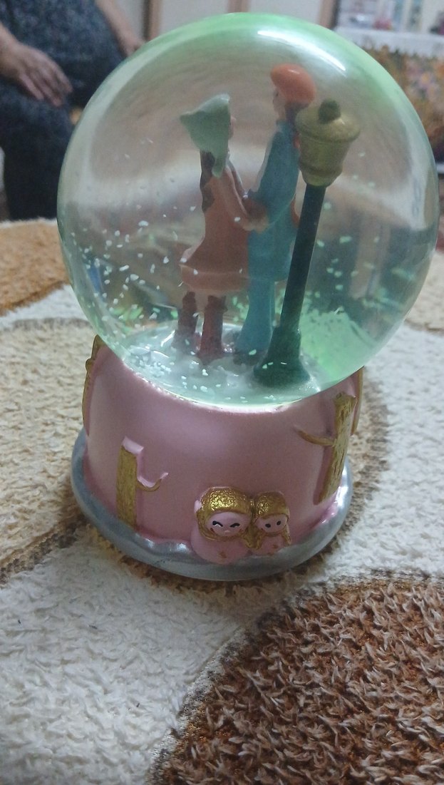 Pembe Renkli Figürlü Kar Küresi - Görsel 5