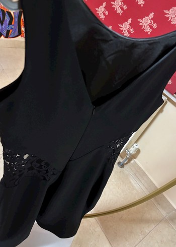 Dantel Detaylı Siyah Midi Elbise - Görsel 3