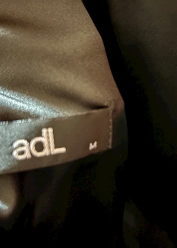 Dantel Detaylı Siyah Midi Elbise - Görsel 4